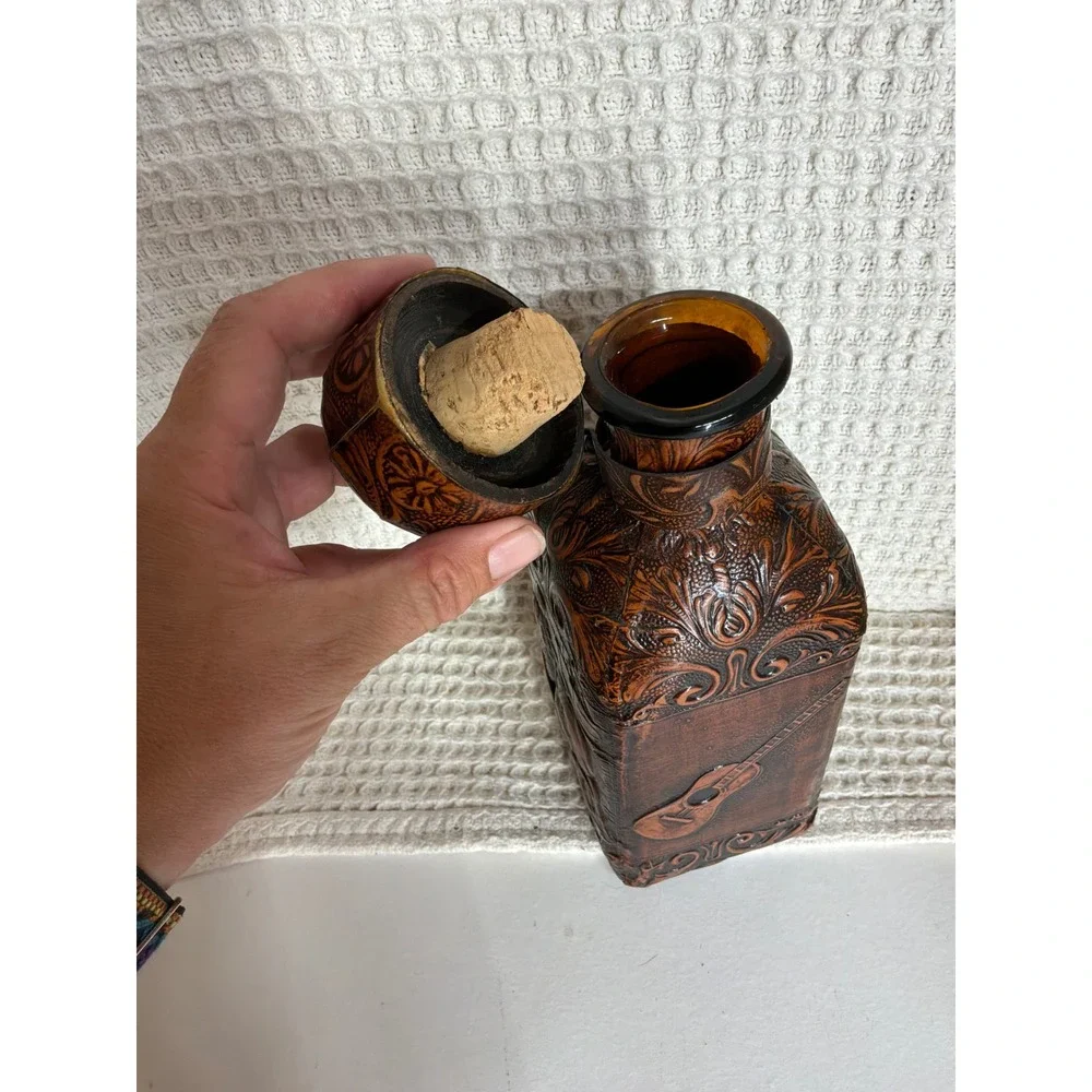 Western Unisex Vintage Tooled Leather Amber Glass Decanter OS Brown